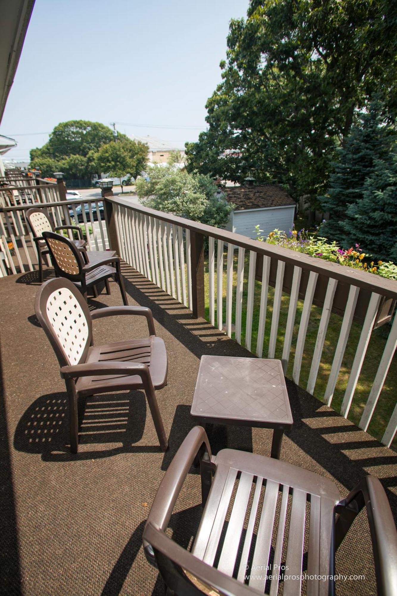 Kenny'S Tipperary Inn Montauk Exterior foto